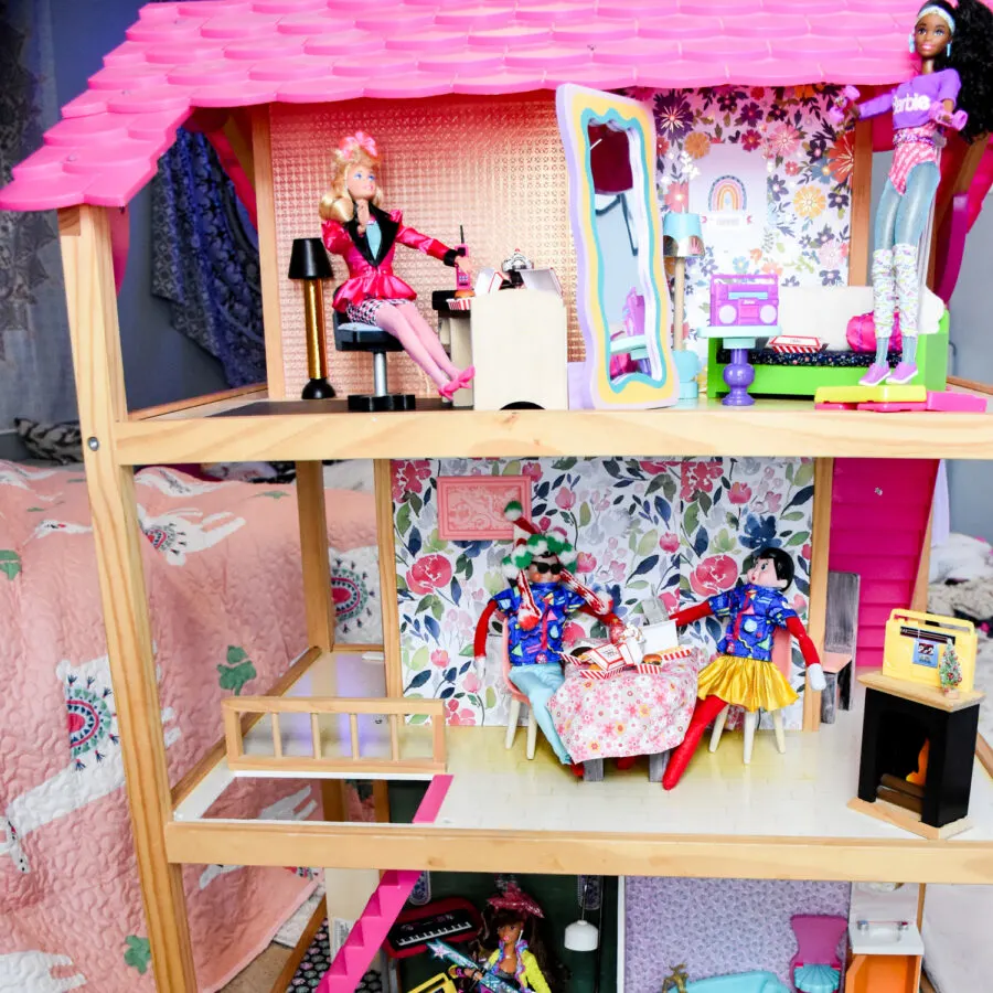 Elf on the Shelf: Rewind 80’s Dollhouse