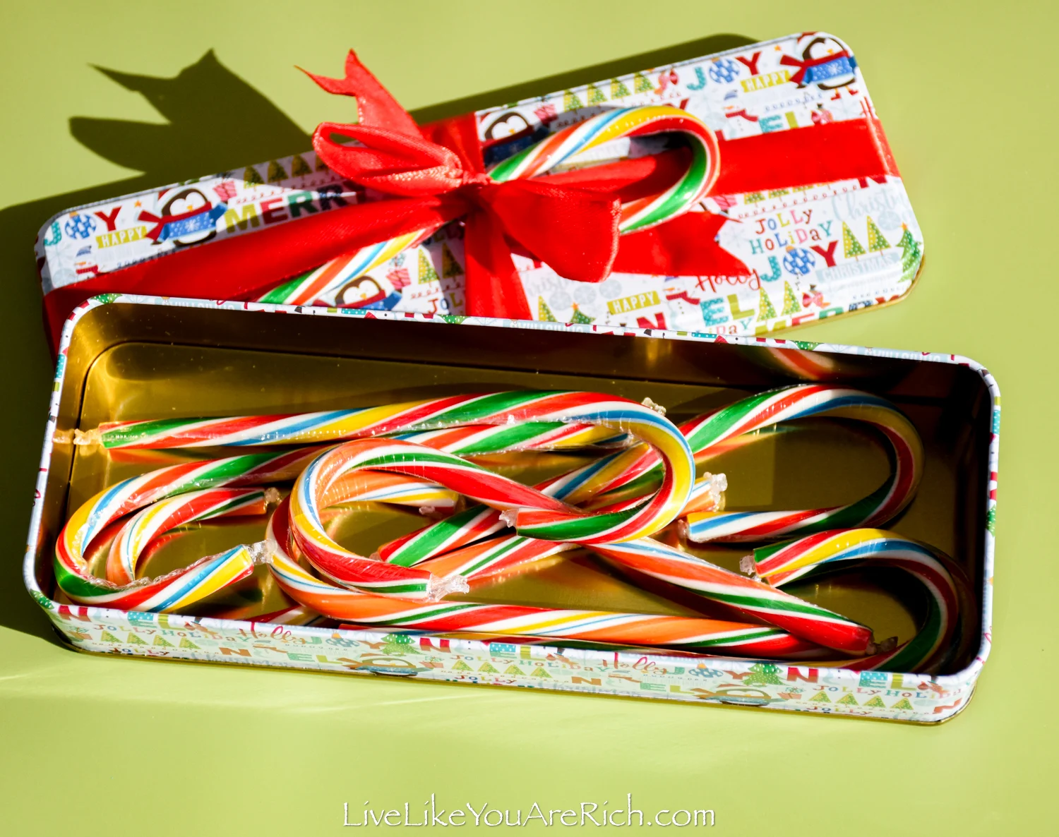 Neighbor Christmas Gift: Candy Cane Tin