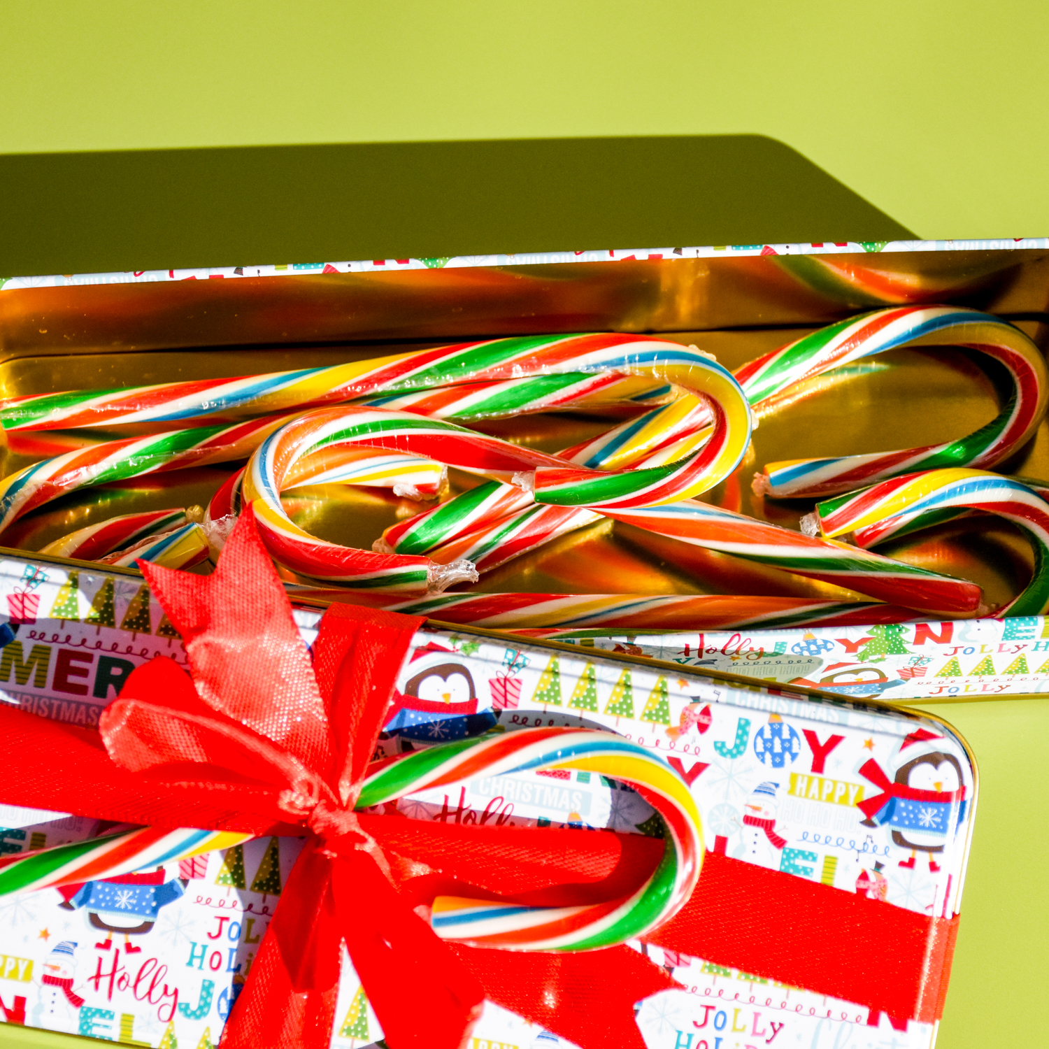Neighbor Christmas Gift: Candy Cane Tin