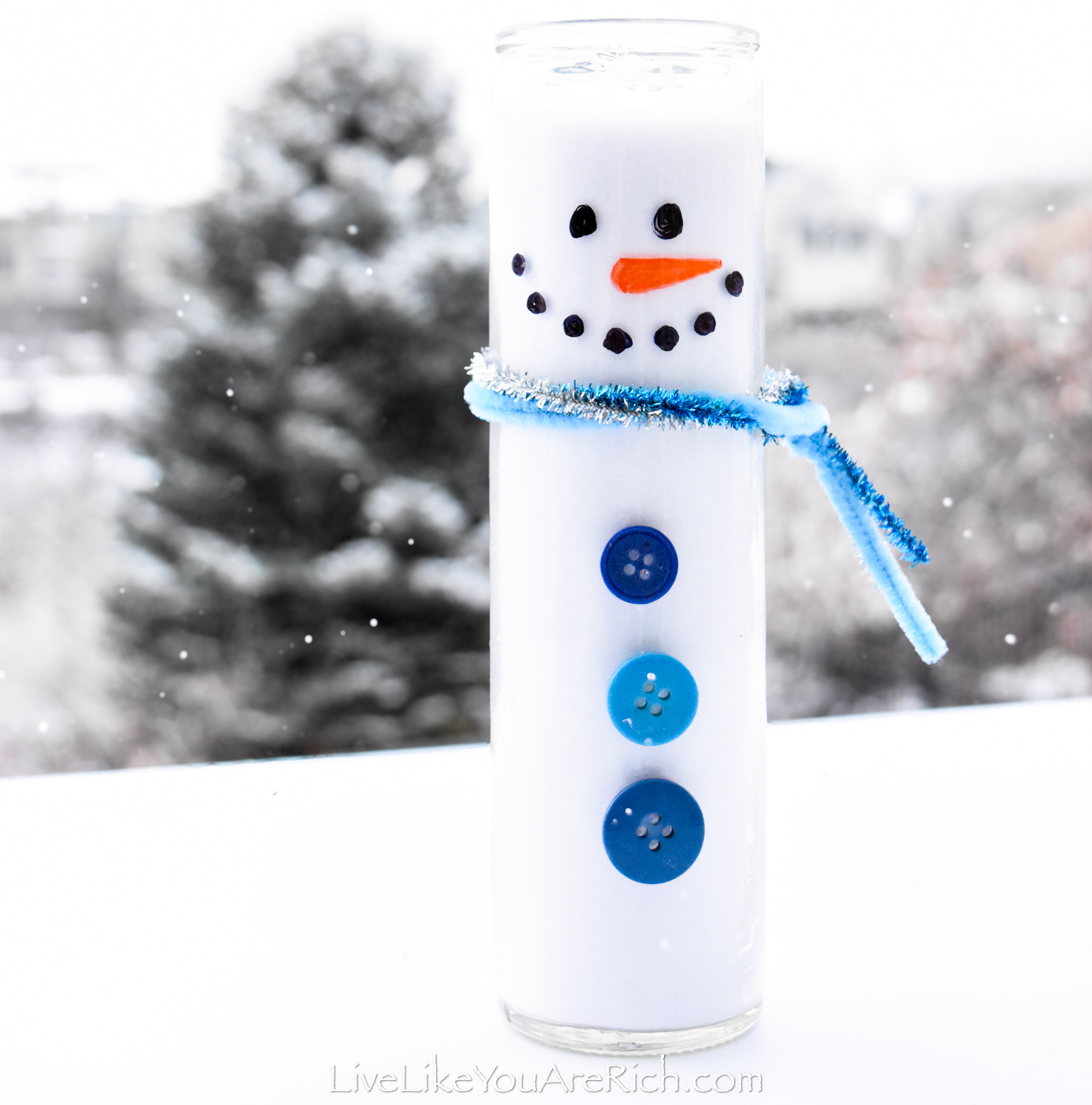 Christmas Neighbor Gift: Dollar Tree Snowman Candle
