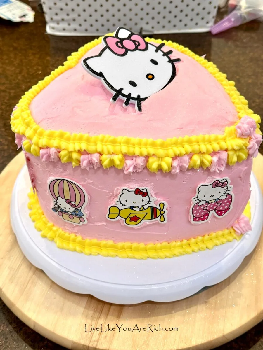 Hello Kitty Cake