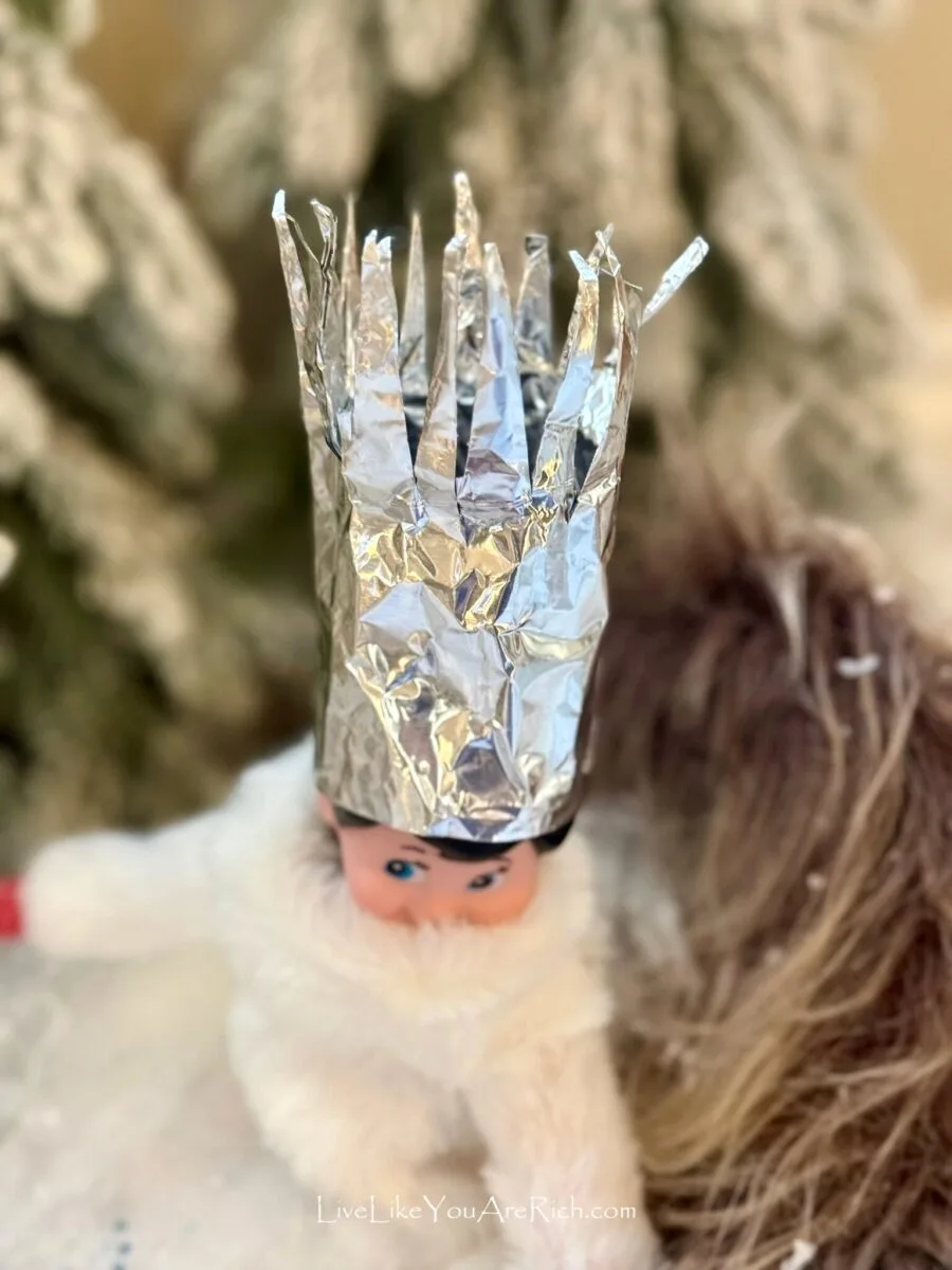 Elf on the Shelf: The Lion, the Witch, and the Wardrobe