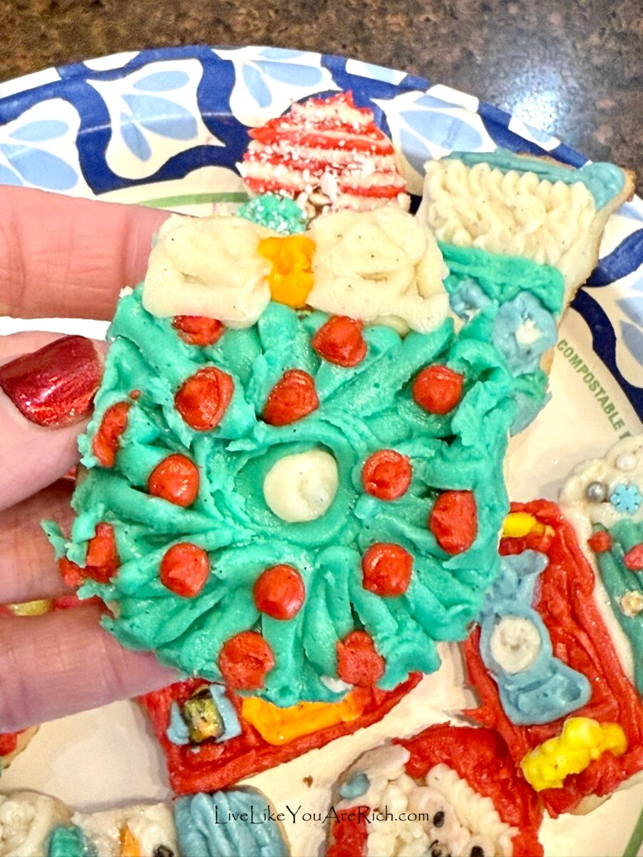 Christmas Cookie Designs using Buttercream Icing