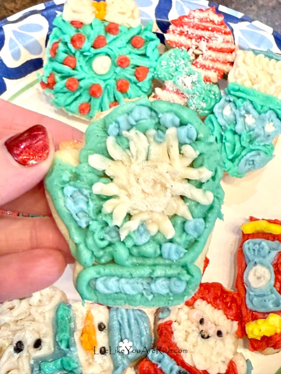Christmas Cookie Designs using Buttercream Icing