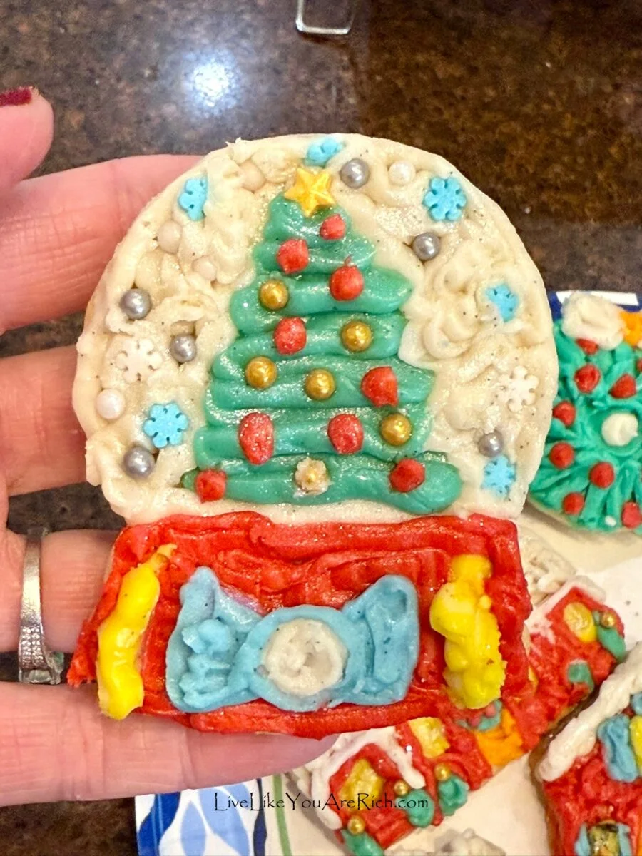 Christmas Cookie Designs using Buttercream Icing