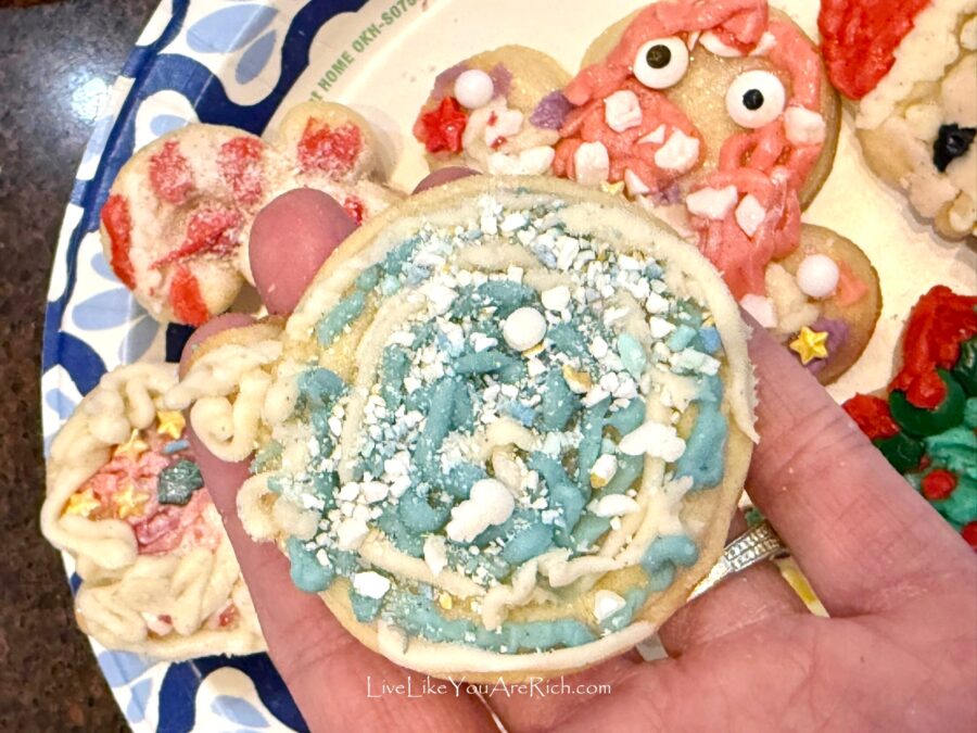 Christmas Cookie Designs using Buttercream Icing