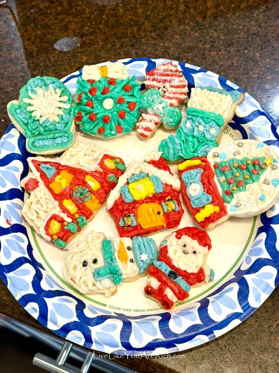 Christmas Cookie Designs using Buttercream Icing