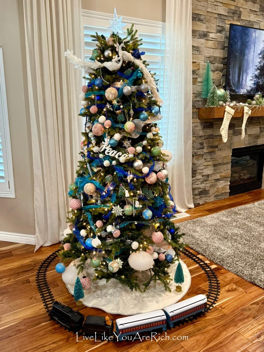 Peace on Earth Christmas Tree