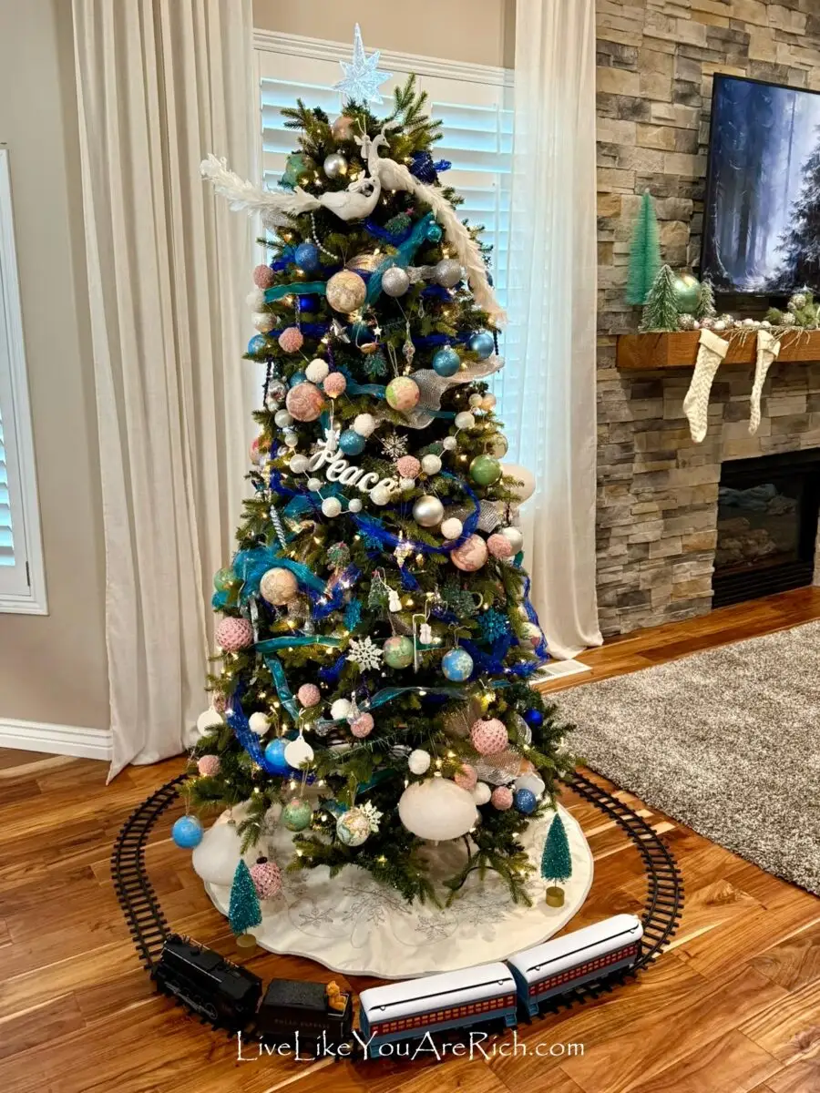 Peace on Earth Christmas Tree