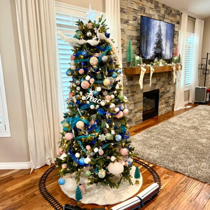 Peace on Earth Christmas Tree