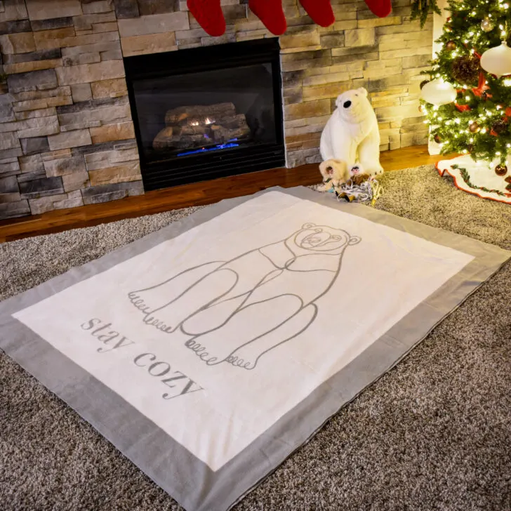 Elf on the Shelf: Blanket Tying