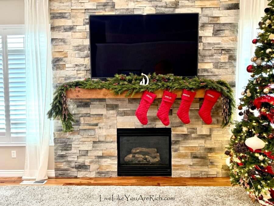 Traditional Christmas Mantel Design
