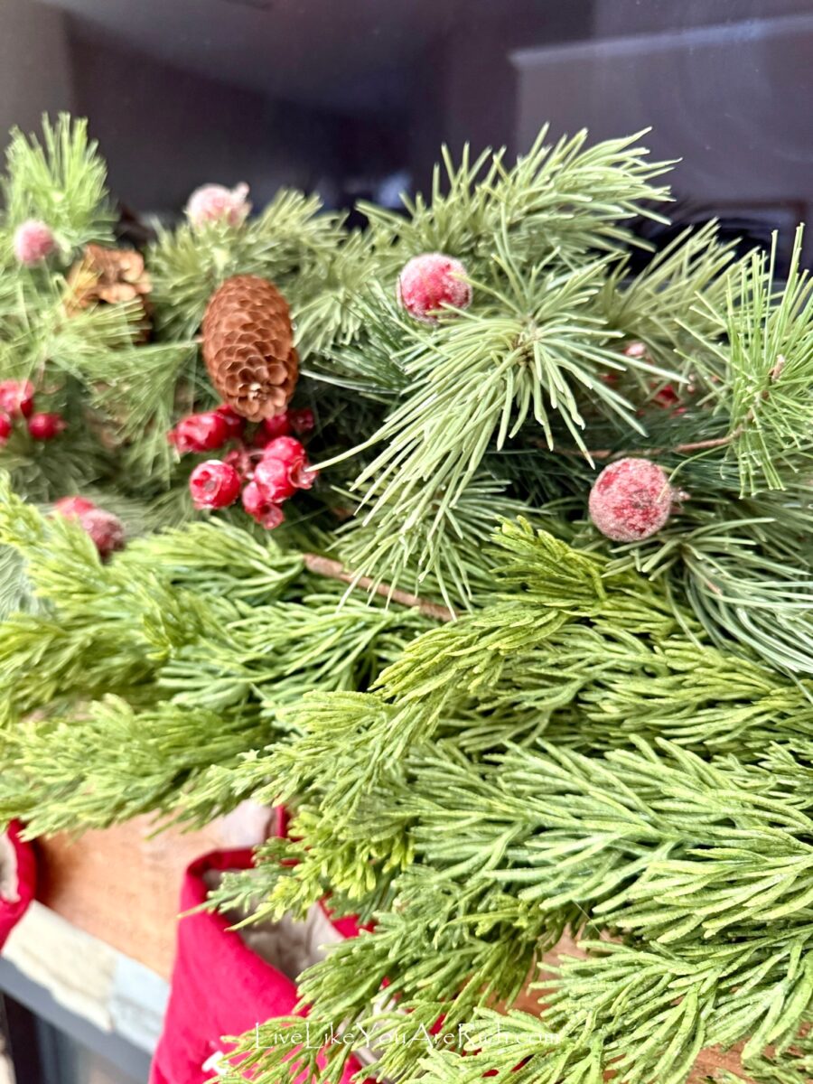 Traditional Christmas Mantel Design