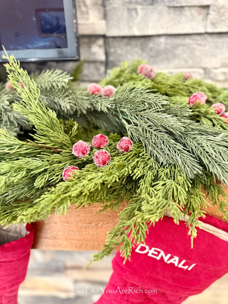 Traditional Christmas Mantel Design