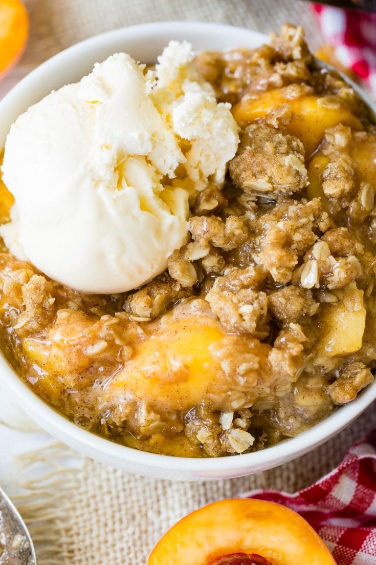 Easy Peach Crisp Recipe with a Buttery Oat Topping