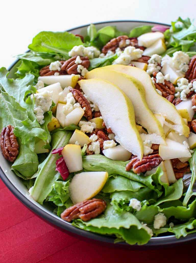 Pear Salad with Pecans and Bleu Cheese