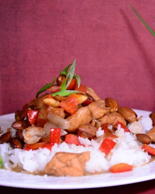Honey Almond Chicken - it’s sweet, savory, and oh-so-delicious! 

http://livelikeyouarerich.com/honey-almond-chicken-authentic-french-recipe/

#HoneyAlmondChicken #ChickenRecipes #DinnerIdeas #almondchicken #honeychicken #authenticfrenchrecipe #frenchrecipe