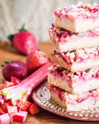 Looking for a delicious and easy rhubarb recipe to make? Check out these 29 amazing rhubarb recipes to satisfy your cravings! 🌿💕😋🍰 

Share your favorite rhubarb recipe in the comment.

https://livelikeyouarerich.com/29-easy-rhubarb-recipes/

#rhubarb #rhubarbrecipes #RhubarbDelights #rhubarbseason #rhubarbpie #strawberryrhubarb #rhubarbrecipe #rhubarbandcustard