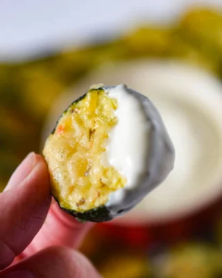 Zucchini never looked so good! Whip up this delicious roasted zucchini recipe for a perfect snack or side dish. 🤤👌 

Get the recipe here 👇👇👇

http://livelikeyouarerich.com/roasted-zucchini-recipe/