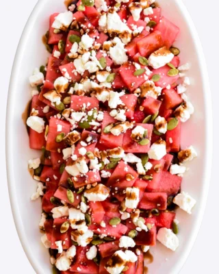 🍉🥗Watermelon, Feta, Pumpkin Seed Salad 😋

The combination of flavors in this watermelon, feta, pumpkin seed salad are, sweet, earthy, creamy, and tangy!

Get the directions here 👇👇👇
https://livelikeyouarerich.com/watermelon-feta-pumpkin-seed-salad/