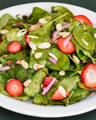 Enjoying this refreshing summer strawberry spinach salad 🍓🥗 

It’s delicious and easy to make, just the way I like it! A fresh, healthy, and simple salad perfect for summer and any occasion.

Get the recipe here 👇👇👇

https://livelikeyouarerich.com/summer-strawberry-spinach-salad/