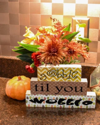 Gobble ‘til you wobble with this simple wood block craft! 🦃✨🍁🍂 

https://livelikeyouarerich.com/gobble-til-you-wobble-wood-block-thanksgiving-craft/