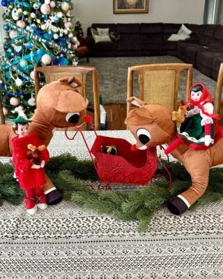 Rudolph the Red-Nosed Reindeer is getting in on the Elf on the Shelf fun! 🦌✨

https://livelikeyouarerich.com/elf-on-the-shelf-rudolph-the-red-nosed-reindeer/